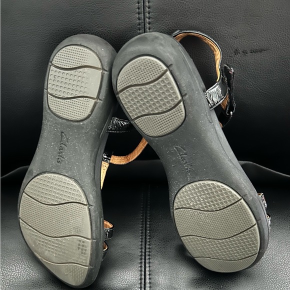 Clarks black patent leather sandals, UN VAZE BLACK PATENT, Size 9 M - Picture 6 of 10